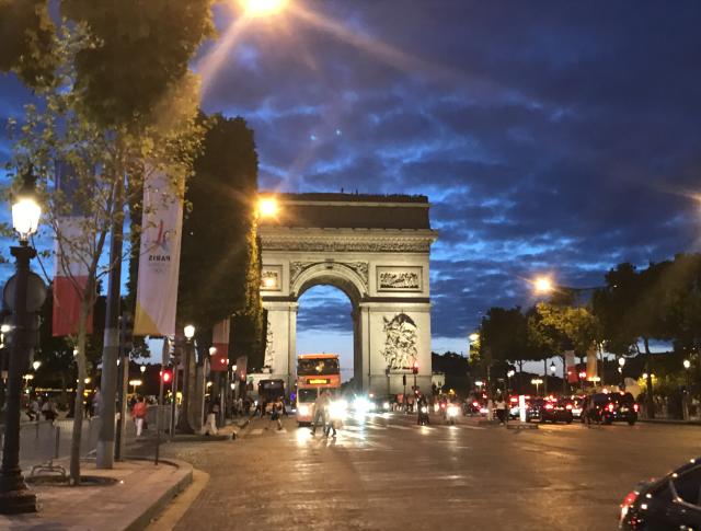 Paris Le Tour Bidong 