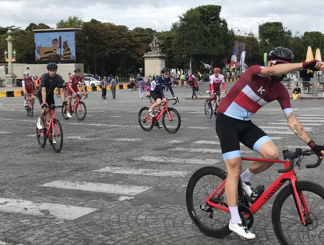 Paris Le Tour Bidong 